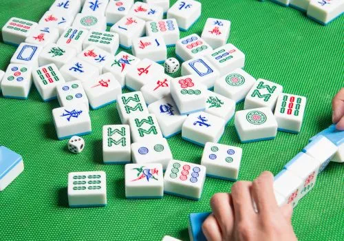 A game of mahjong about to end